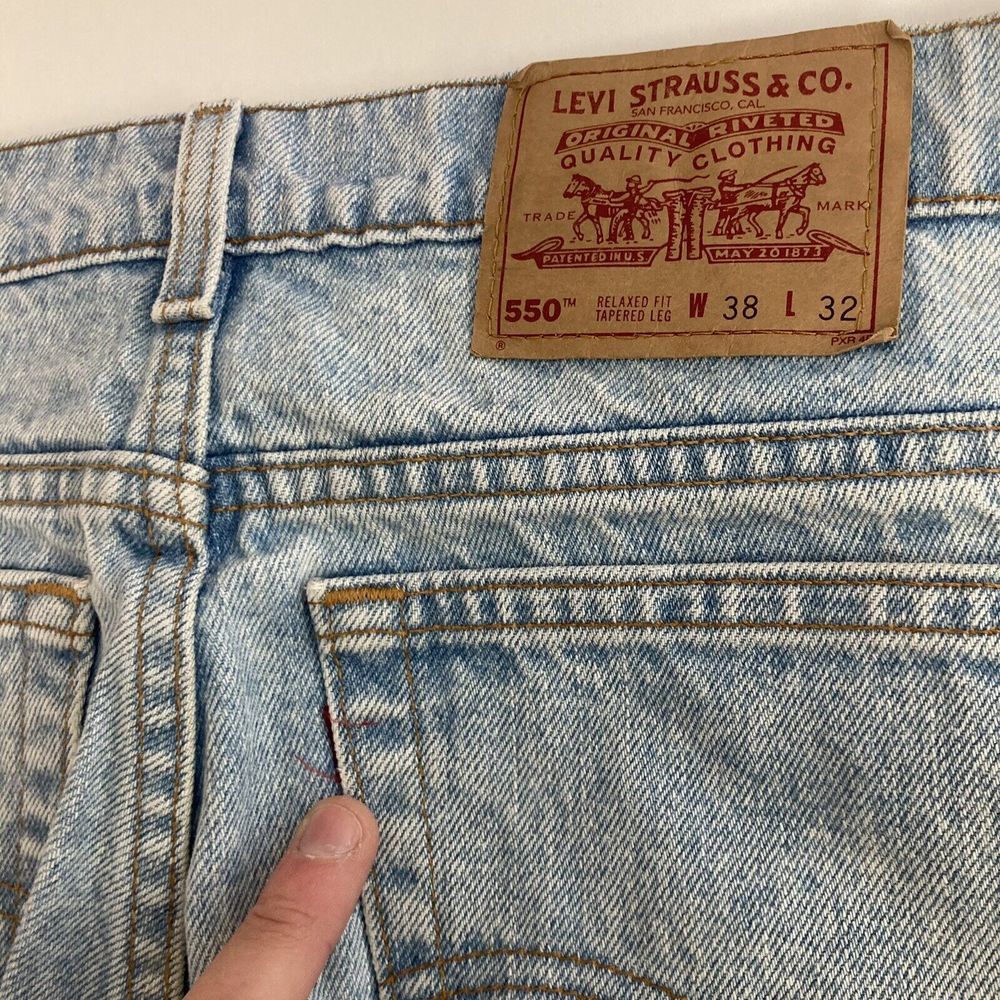 Vintage Levi's 550 Made in USA 1994 38x32 Tapered Leg Relaxed Fit Light Wash 90s - Picture 10 of 15